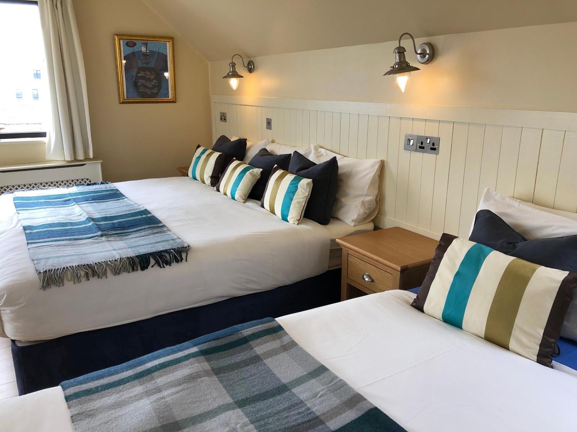 Teach Cruachan Large-Group Holiday Home Dooagh Exterior photo